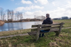 Bankje nabij de Moskee Almere Buiten